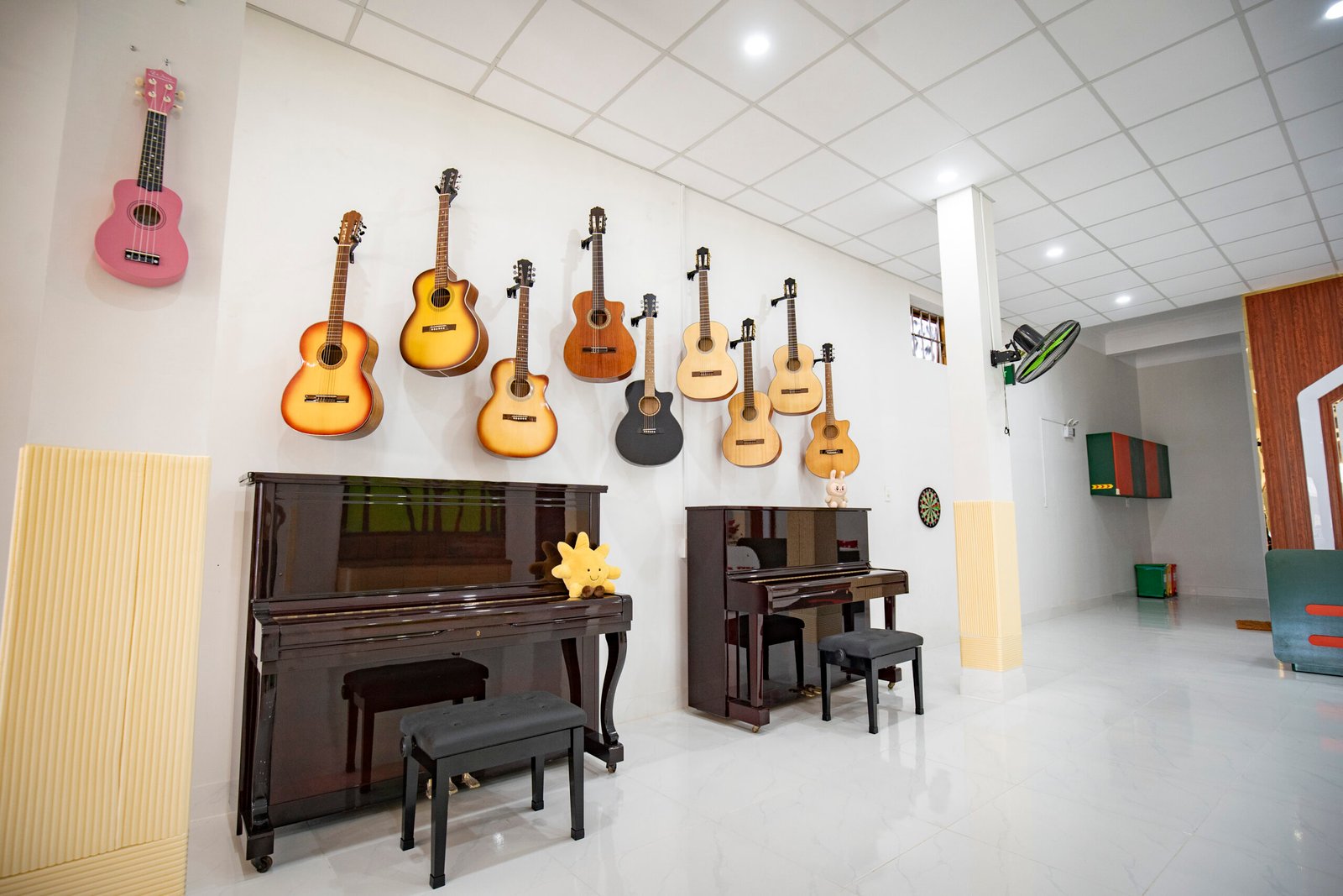 Khu vực học nhạc cụ tại AKey Academy