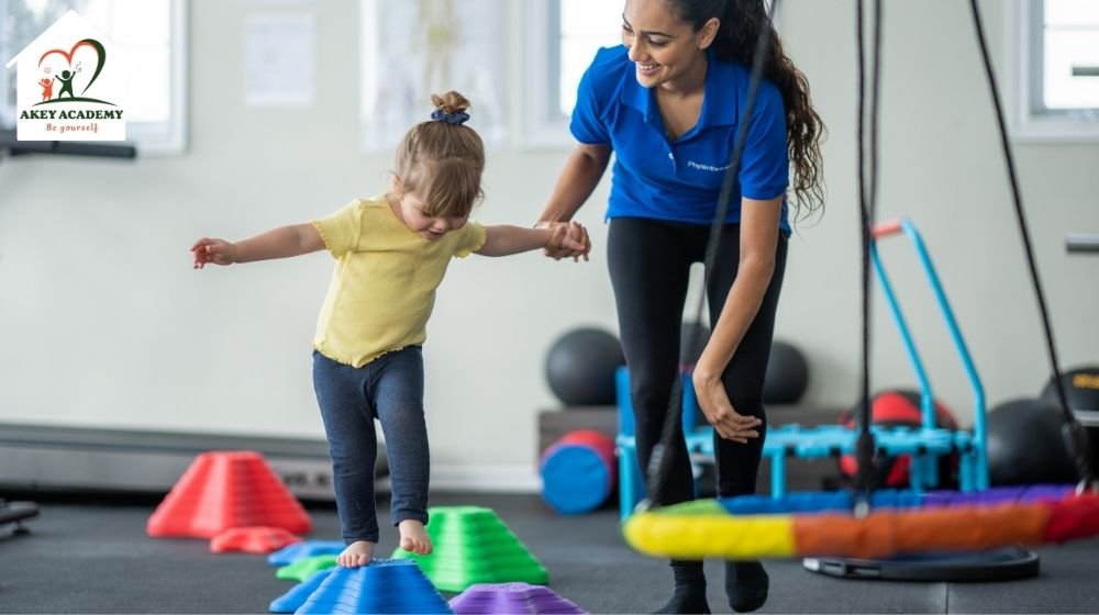 Vật lý trị liệu cho trẻ: Khi nào cần can thiệp và lợi ích đối với phát triển vận động Vật lý trị liệu cho trẻ giúp hỗ trợ vận động, thăng bằng và khả năng tham gia sinh hoạt hằng ngày.