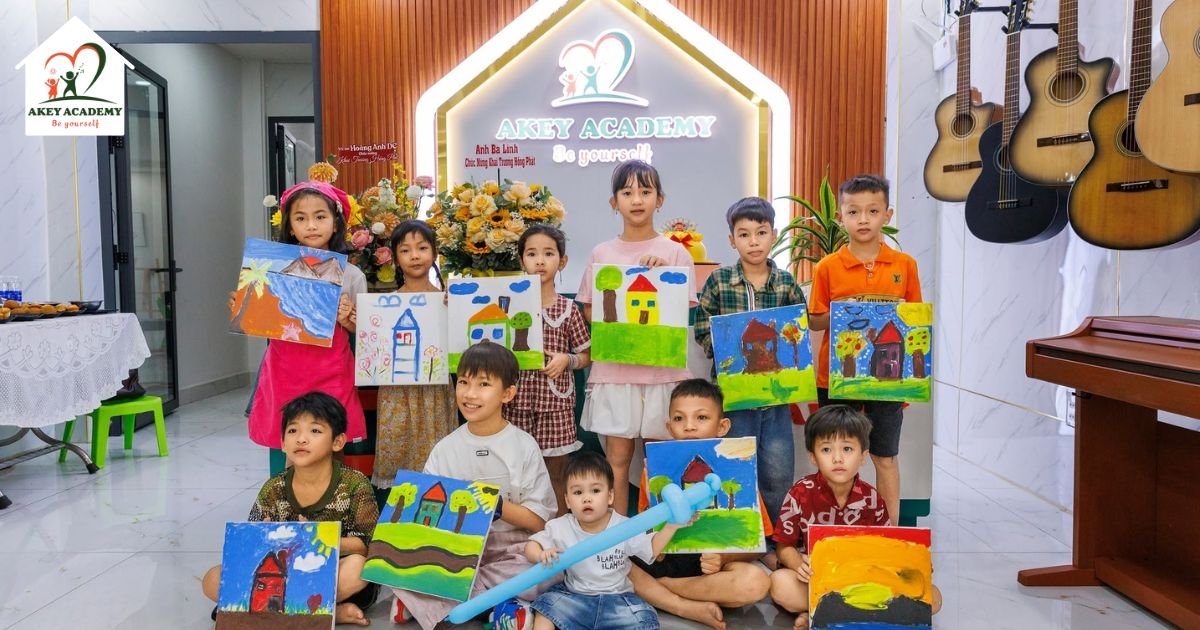 KHAI TRƯƠNG AKEY ACADEMY - CHI NHÁNH PHÚ QUỐC các em nhỏ hào hứng tham gia hoạt động trải nghiệm sáng tạo trong ngày khai trương