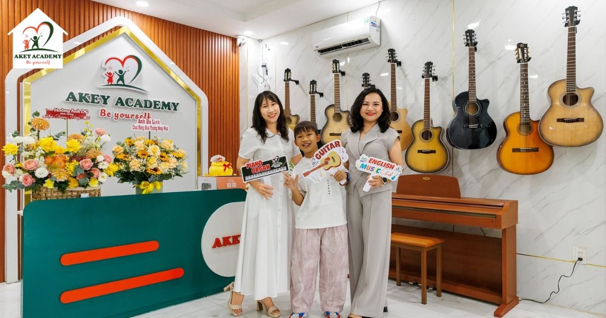 KHAI TRƯƠNG AKEY ACADEMY - CHI NHÁNH PHÚ QUỐC phụ huynh và các bé cùng tham quan không gian học tập tại akey academy bà rịa